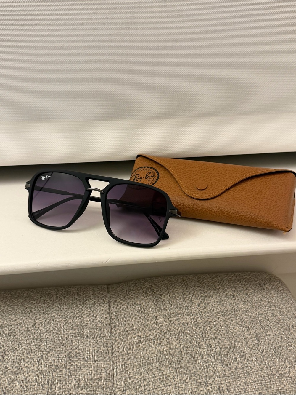 Ray-Ban Black Navigator Sunglasses